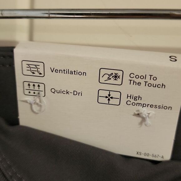 XERSION Workout Shorts in Black and Gray, Size Small - Picture 8 of 8